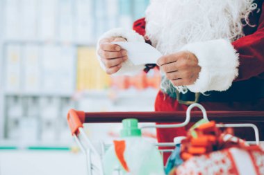 Noel Baba bakkal alışveriş yaparken