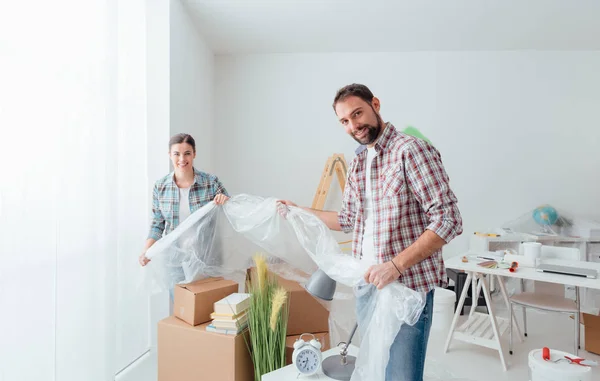 People preparing room for painting — Stock Photo, Image