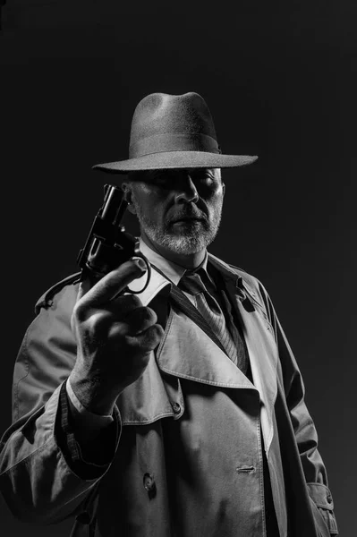 Tajný agent držení pistole — Stock fotografie