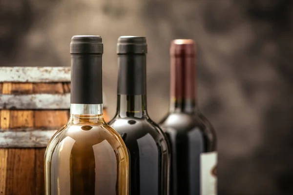 Colección de botellas de vino caro — Foto de Stock