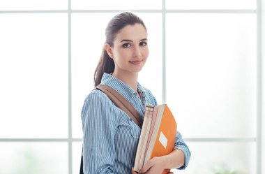 Genç Bayan Üniversite öğrenci portresi