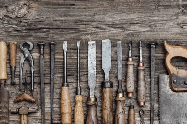 Herramientas de carpintería y tallado antiguas — Foto de Stock