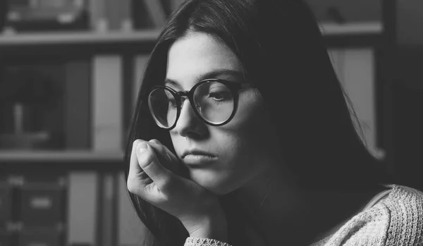 Sad young woman — Stock Photo, Image