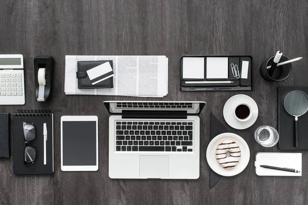 Corporate business desktop with laptop — Stock Photo, Image