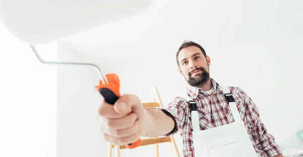 Professional painter working and painting — Stock Photo, Image