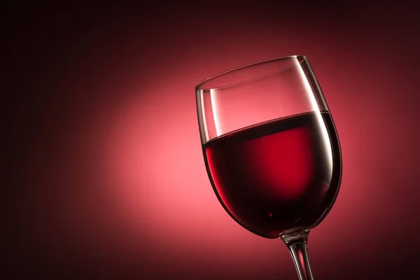 Vino Rosso in bicchiere da vino — Foto Stock