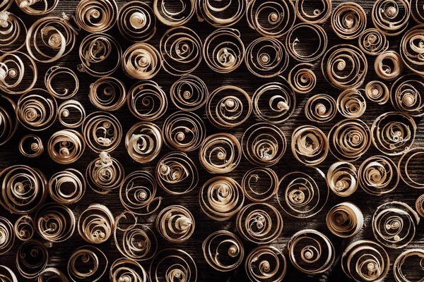 Aparas em espiral de madeira — Fotografia de Stock