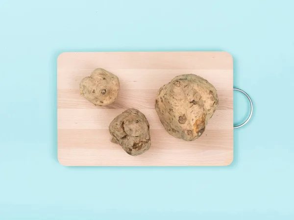 Patatas Dulces Una Tabla Cortar Madera Preparación Alimentos Concepto Alimentación — Foto de Stock