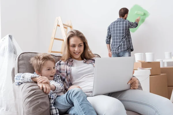 Happy family in new house — Stock Image Happy family in new house Stock Photo