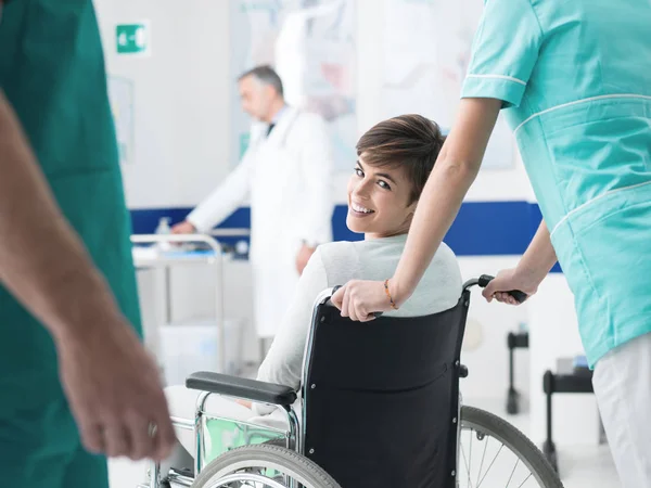 Concetto di assistenza sanitaria e disabilità — Foto Stock
