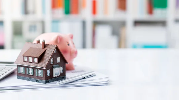 Inversiones y concepto de préstamo hipotecario — Foto de Stock