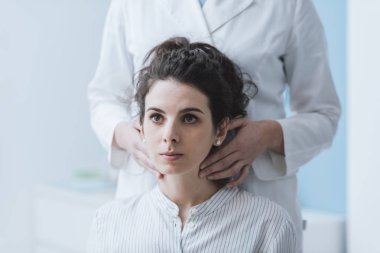 Hastanenin doktor ziyaret hastası