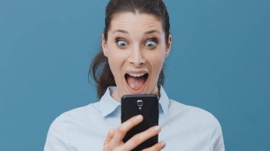 genç kadın Smartphone ile bağlanma