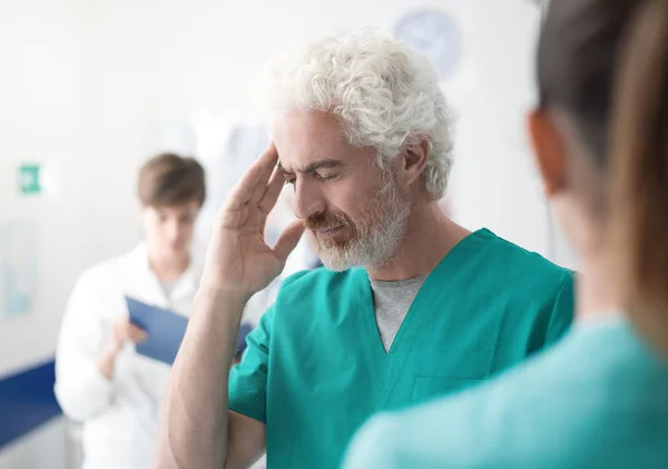 Professional doctor and surgeon at hospital — Stock Photo, Image