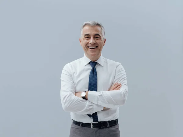 Empresário confiante sorridente — Fotografia de Stock