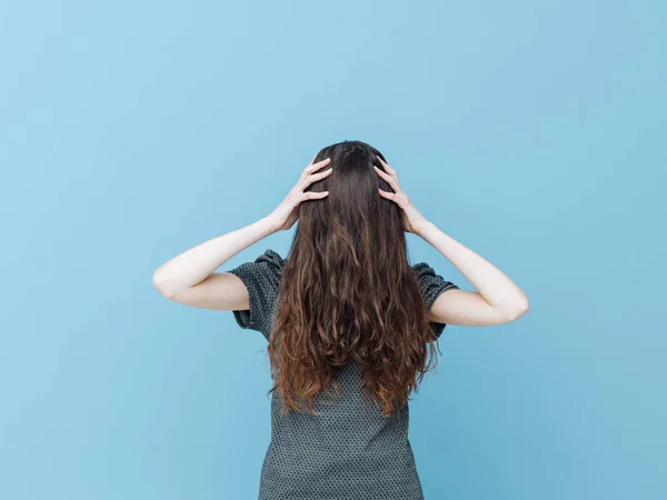 Mujer con la cara cubierta de pelo —  Fotos de Stock