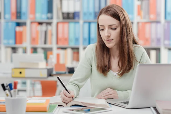 Young Female University Student Sitting Desk Connecting Laptop Studying Book — Stock Photo, Image