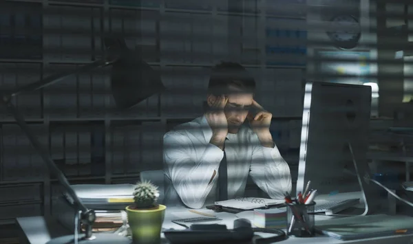 Young Business Executive Working Office Late Night Having Headache Deadlines — Stock Photo, Image