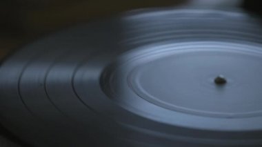Vintage Vinil kaydı, eğlence ve retro canlanma kavramı, yürütme pikap yakın çekim