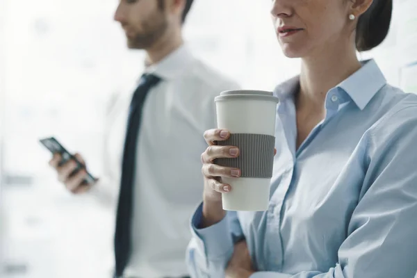 Gente de negocios teniendo una reunión — Foto de Stock