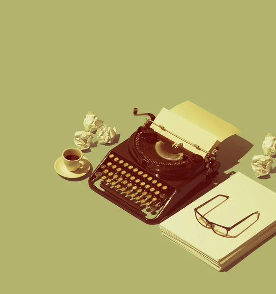 Máquina de escrever vintage e papel amassado na mesa do blogueiro — Fotografia de Stock