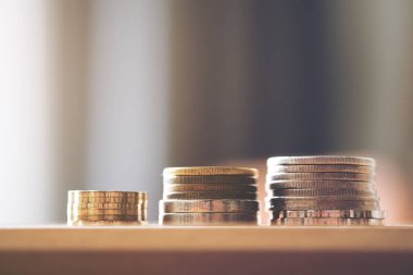 tablo üzerinde paralar