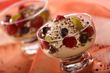 Tatlı - puding ve meyve