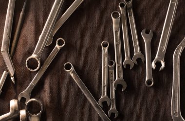 İngiliz anahtarları - Metal araçları