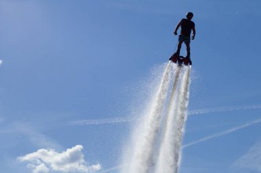 Flyboard - erkek coşkusu. 