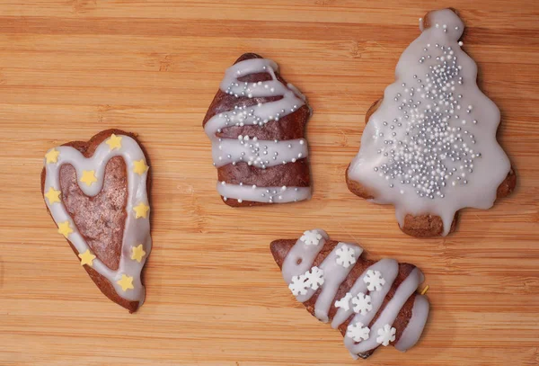 クリスマスの伝統焼き菓子ルートケーキ. — ストック写真