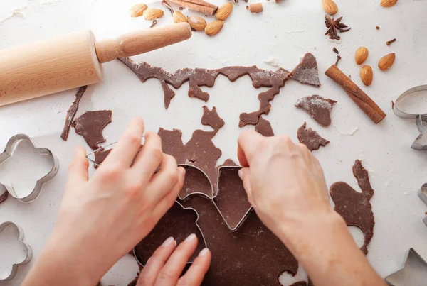 Geleneksel Noel kurabiyesi pişirme. — Stok fotoğraf