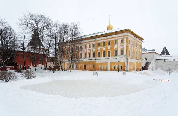 Centrálního nádvoří, umělecká galerie a dům na sklepy v Rosto — Stock fotografie