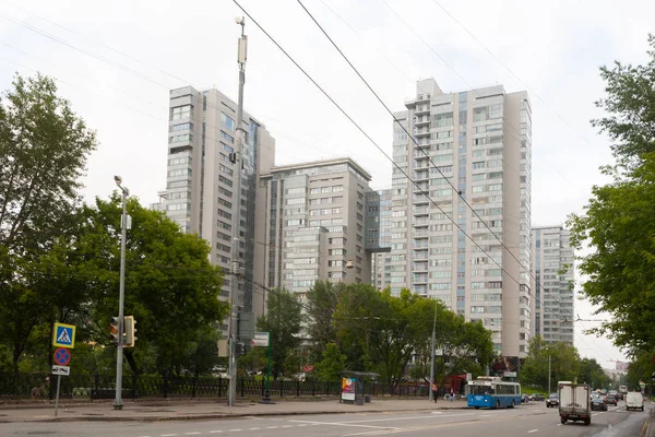 Edifícios residenciais de vários andares em Moscou 13.07.2017 — Fotografia de Stock