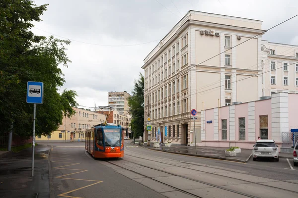 MIIT Humanitarian Institute and tram in Moscow 17.07.2017 — Stock Photo, Image