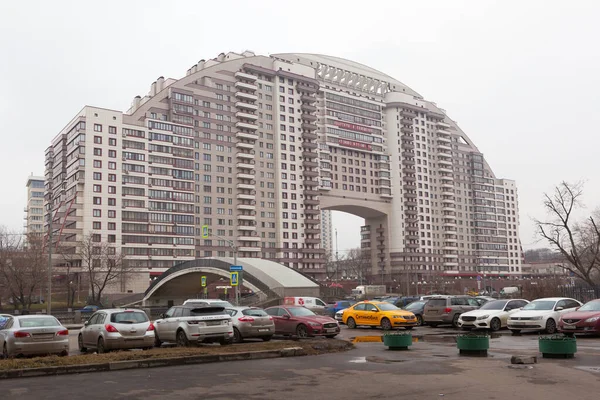Mosca Russia Marzo 2020 Complesso Residenziale Arco Sole Parcheggio Auto — Foto Stock