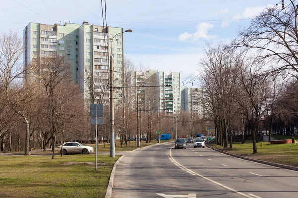 Moskwa Rosja Marca 2020 Ulica Leskowa Rejonie Bibirewa Słoneczny Wiosenny — Zdjęcie stockowe
