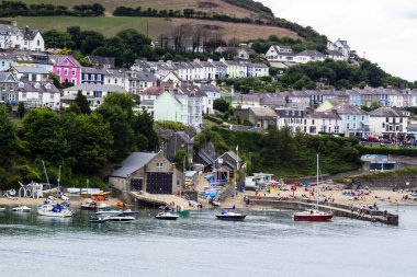 Yeni rıhtım, Ceredigion / Galler-07 Ağustos 2018 liman ve plaj yüksek gelgitte. Yeni Rıhtım, Ceredigion / Galler-07 Ağustos 2018