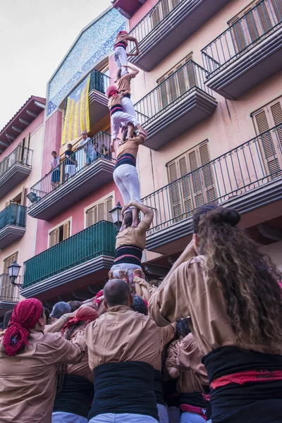Cambrils, Španělsko. Září 05, 2016: Castells výkon, lidské věže. — Stock fotografie