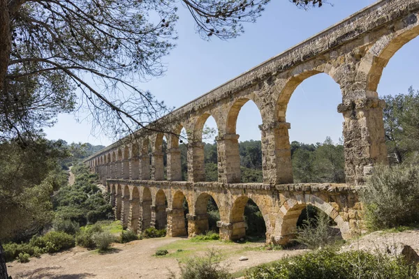 Римский акведук Pont del Diable в Таррагоне, Испания — стоковое фото