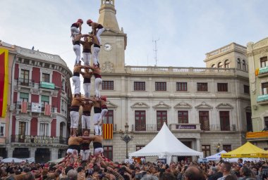 Reus, İspanya - 23 Nisan 2017: Castells performans.