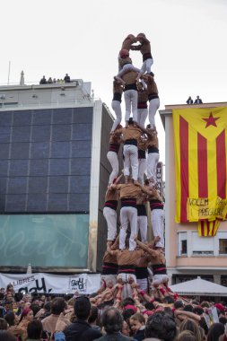 Reus, İspanya - 23 Nisan 2017: Castells performans.