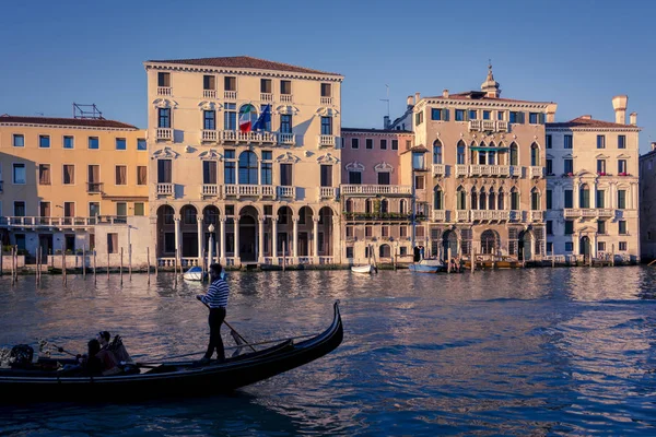 Venetian gondola in Venice Italy — Stock Photo, Image