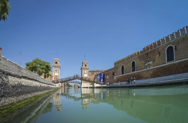 Porta dell Arsenale desde el interior del canal.. Venecia. Italia — Foto de Stock