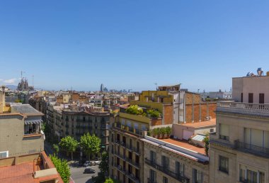 Barcelona çatıları ve cityscape görünümü