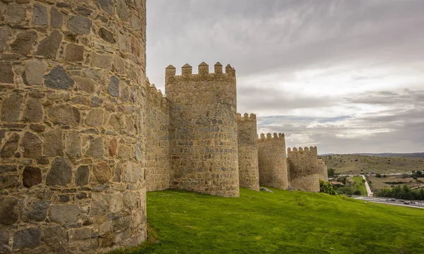 Walls of the historic city of Avila, Castilla y Leon, Spain — Stock Photo, Image