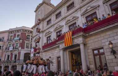 Reus, İspanya - 17 Haziran 2017: Castells, bir castell geleneksel olarak festivaller Catalonia içinde yerleşik bir insan kulesi performanstır.