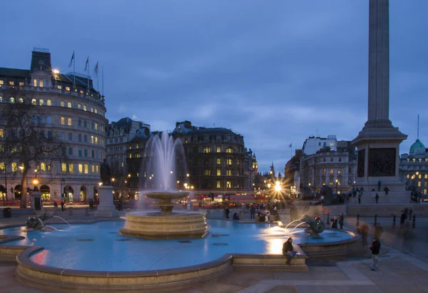 Trafalgar Square à l'heure bleue, Londres — Photo