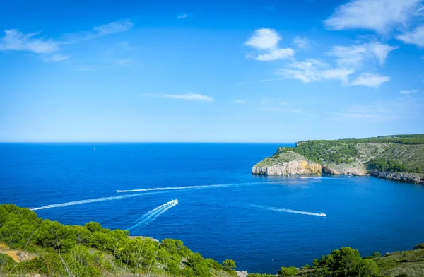 Pequena baía de Cala Montgo, costa brava, Espanha — Fotografia de Stock