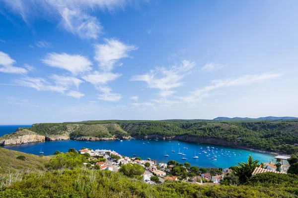 Małym śródziemnomorskim bay z Cala Montgo, costa brava, Hiszpania — Zdjęcie stockowe