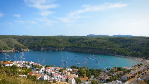 Timelapse de la pequeña bahía mediterránea de Cala Montgo, costa brava, España — Vídeos de Stock